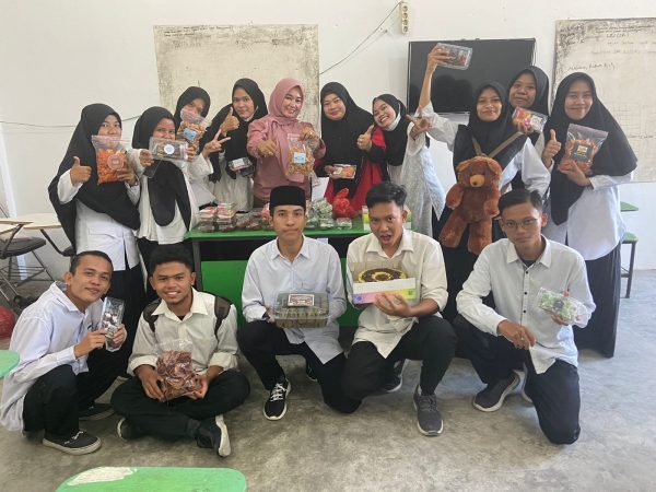 Praktek Ujian Mata Kuliah Kewirausahaan Mahasiswa STAI AL-Hikmah Tanjungbalai Praktek Ujian Mata Kuliah Kewirausahaan Mahasiswa STAI AL-Hikmah Tanjungbalai