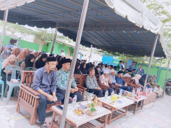 Kampus STAI Al-Hikmah Gelar Peringatan Maulid Nabi Muhammad SAW 1444H Kampus STAI Al-Hikmah Gelar Peringatan Maulid Nabi Muhammad SAW 1444H