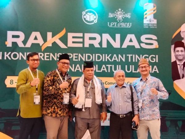 Ketua dan Dewan Pembina Yayasan STAI Alhikmah Tanjung balai  Menghadiri Undangan RAKERNAS LPTNU